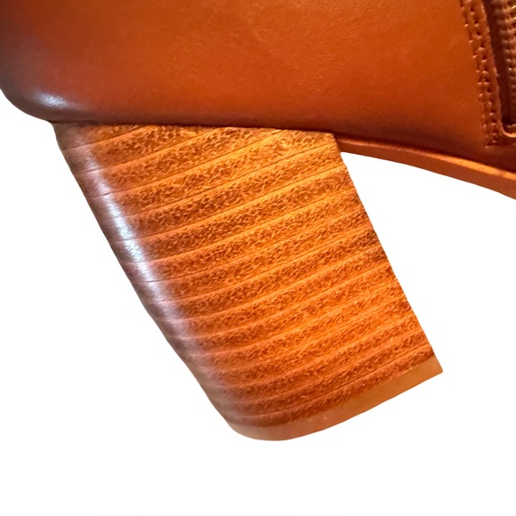 Marc Fisher NWT SZ 9 Beautiful Tan Leather Ultra Comfort Heeled Booties (SH068) - Picture 7 of 10